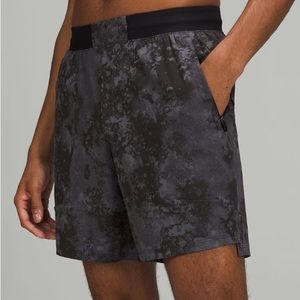 Lululemon License to Train Linerless Short 7”. Size L.